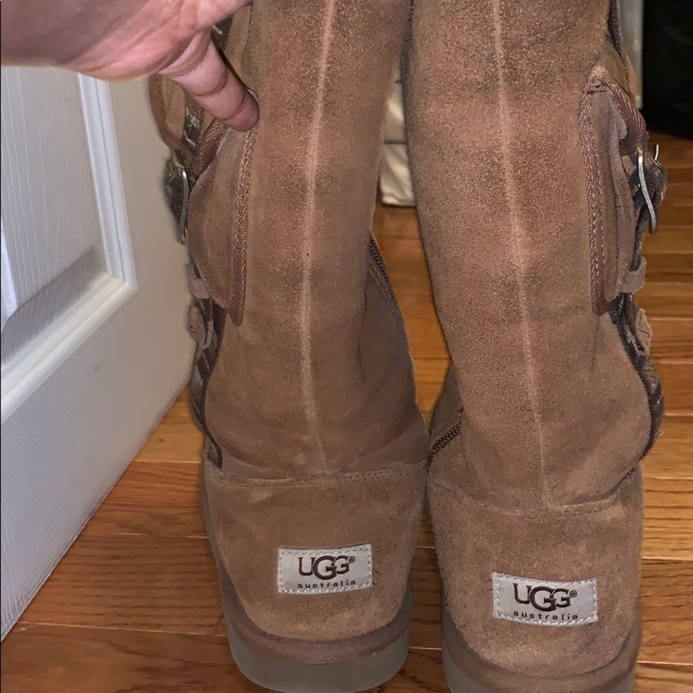 Ugg Boots - image 6